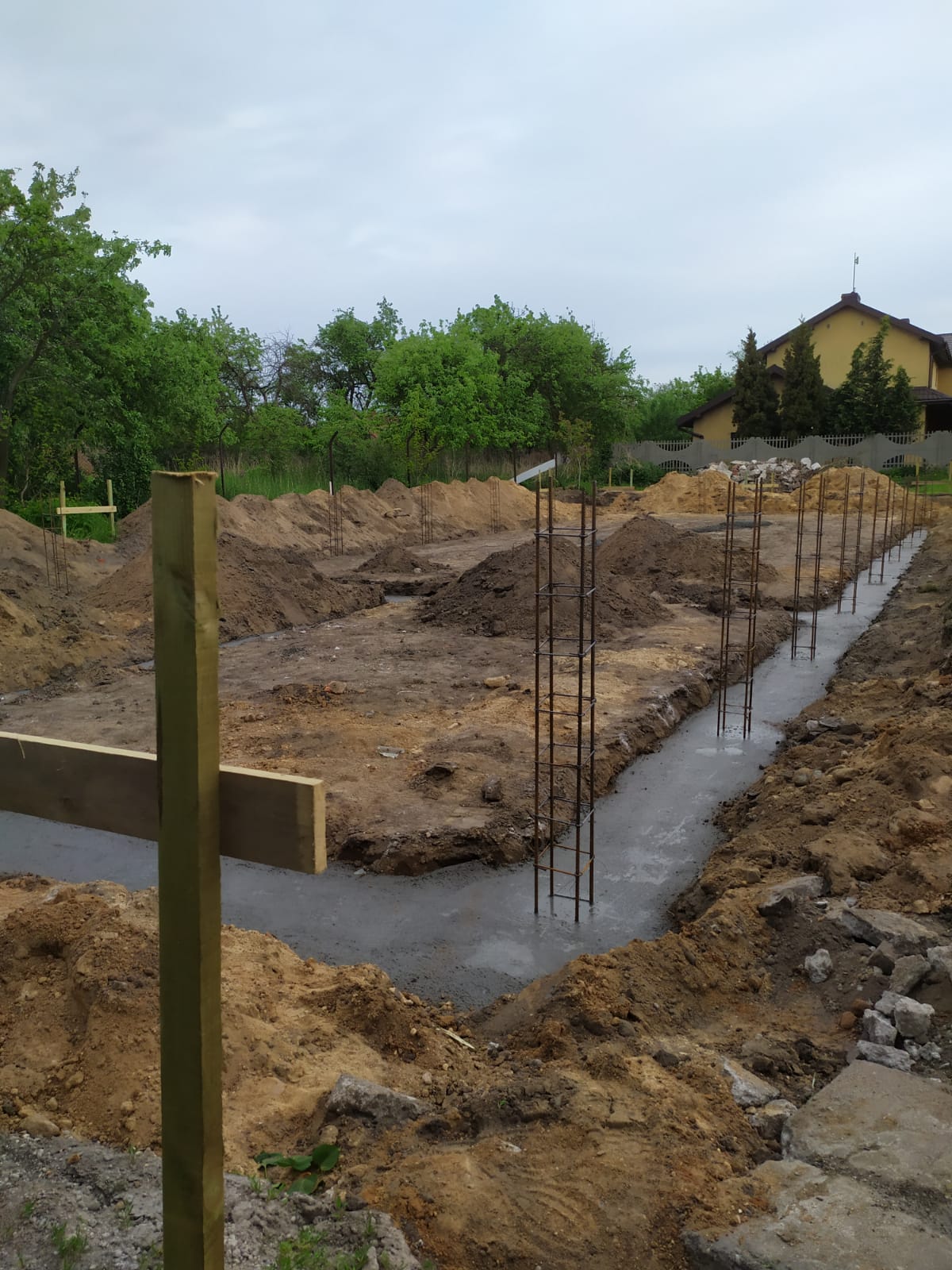dru-bud-zbrojenia-prefabrykacja-zbrojeń-zalewanie-fundamentów-ostrów-wielkopolski-płyty-fundamentowe (22)